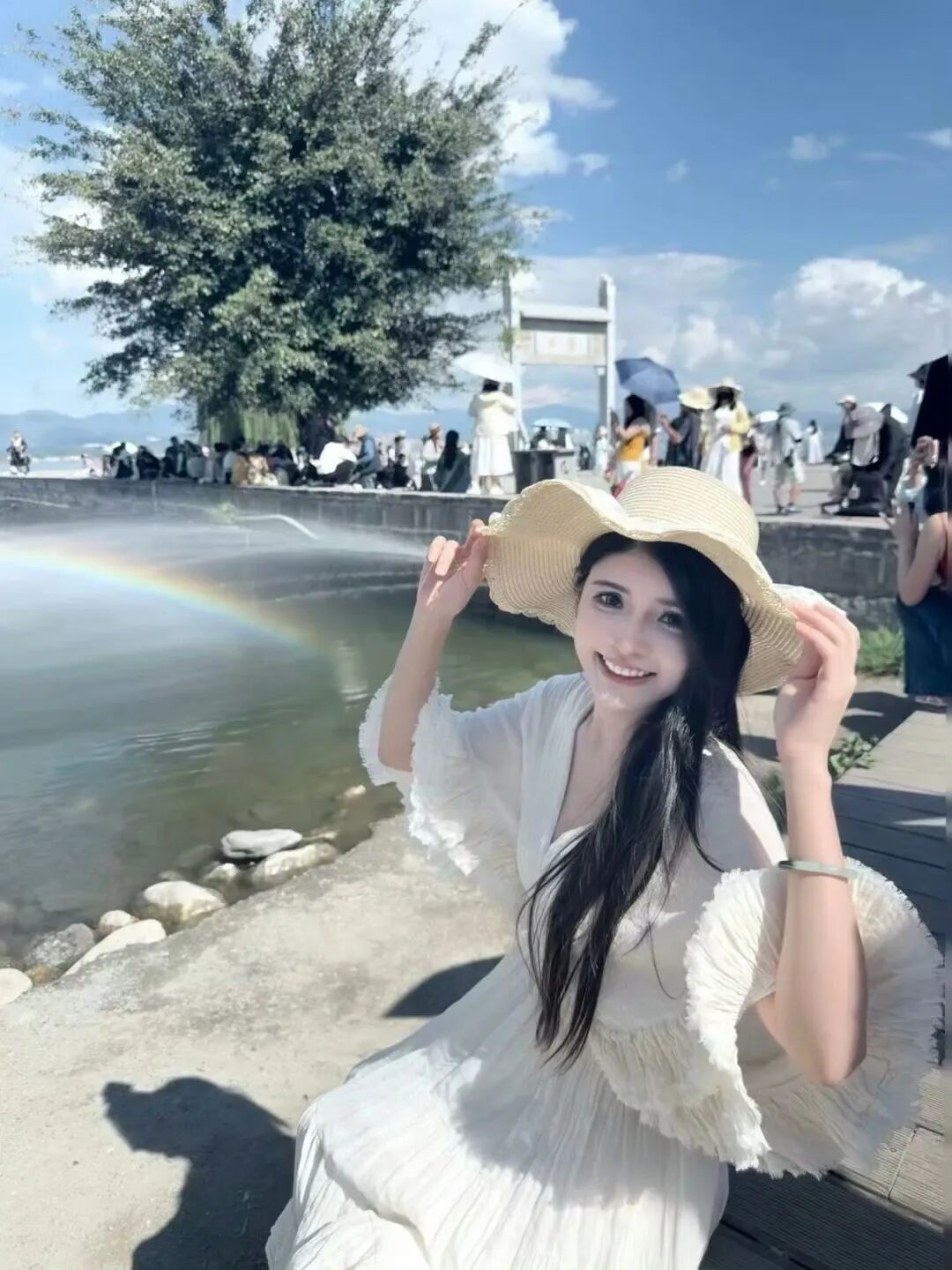 狗头萝莉吐槽网友太严格，如果当初自己真M，现在得有千万存款，可自己不是那种人，如今又穷还被骂！